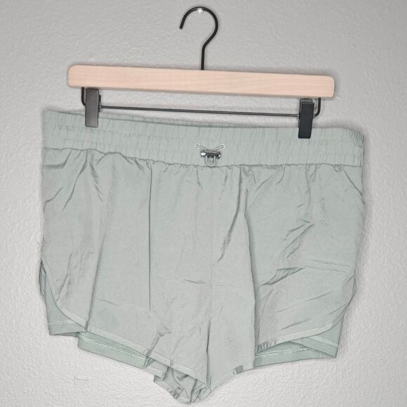 Victoria Secret On Point Running Short - Picture 1 of 5